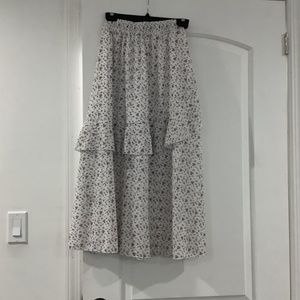 NWOT Floral layered skirt